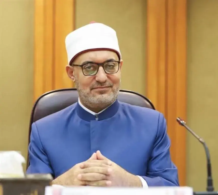 مفتي الجمهورية يقدم التعازي للأمين العام لمجمع البحوث الإسلامية بعد وفاة والدته