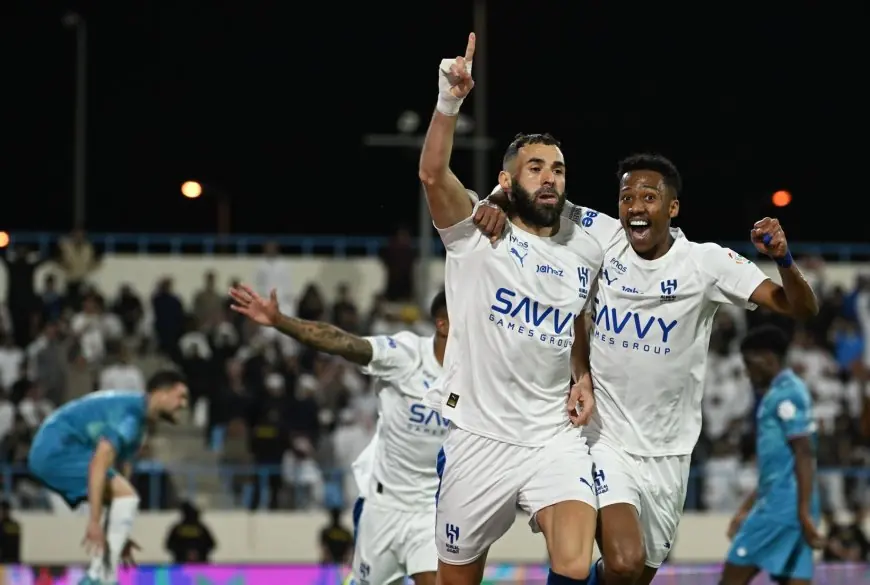 الهلال يعلن تفاصيل جديدة حول إصابات بنزيما وتمبكتي وبوابري قبل لقاء الخليج