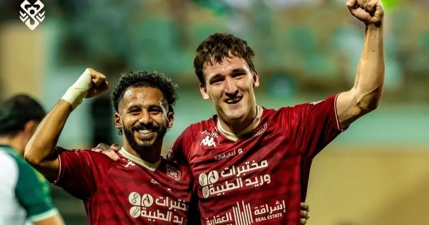 الخلود يفاجئ الأهلي في اللحظات الأخيرة ويحقق أول هزيمة له