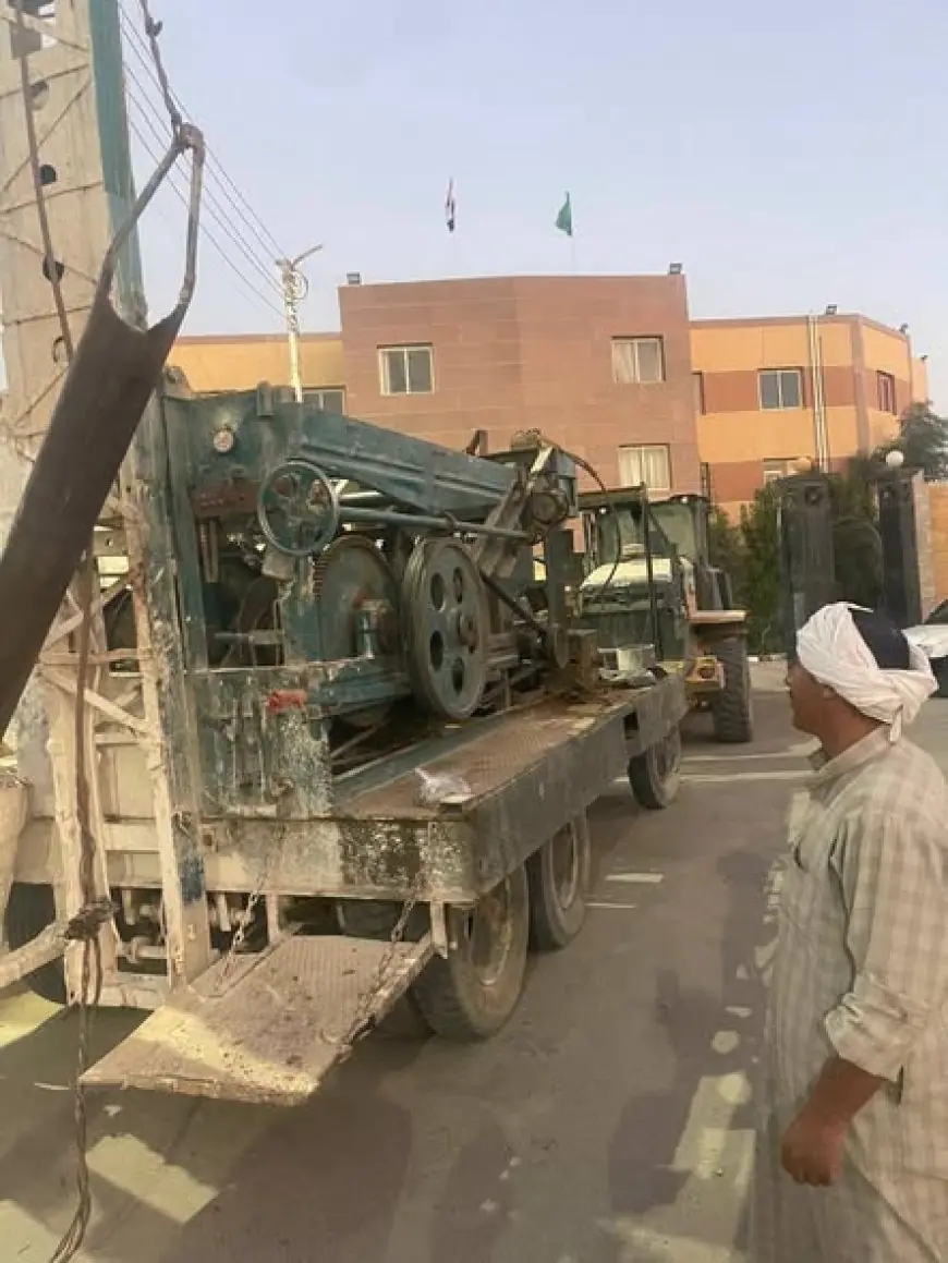 استرداد 100 فدان بطريق الريان الواحات بالفيوم والتحفظ على الآلات المستخدمة في التعدي