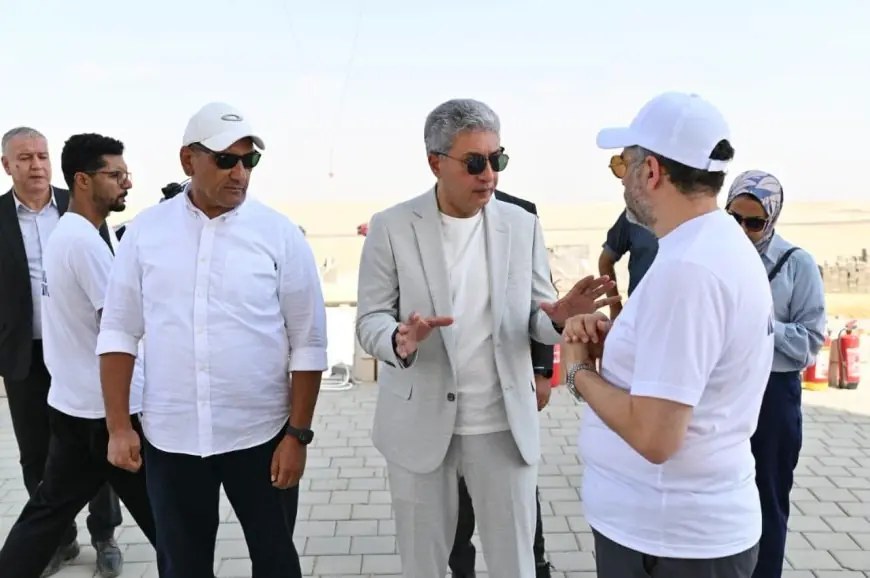 وزير السياحة يتابع تقدم مشروع البالون الثابت في أهرامات الجيزة
