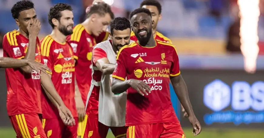 القادسية يتفوق بثلاثية مثيرة على الفيصلي ويواصل المنافسة على قمة دوري روشن