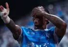 الهلال ينتصر على الأهلي بثلاثية وواتكينز يسجل أول أهدافه في المباراة