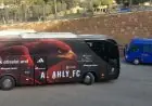 حافلة الأهلي تصل استاد المقاولون العرب لمواجهة حاسمة ضد ذئاب الجبل في الدوري