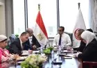 وزير الصحة يبحث مع رئيس الجمعية العالمية لجراحات الجلوكوما تطوير سبل التعاون