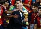 سبب انتقاد دي لا فوينتي لنادي برشلونة بعد التتويج بكأس العالم