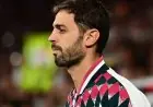 مشجعو برشلونة يسخرون من برناردو سيلفا بعد اختياره ريال مدريد على حساب برشلونة