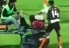 حادثة غريبة في تايلاند.. آلة ثقيلة تدهس لاعبًا إنجليزيًا قبل المباراة «فيديو»