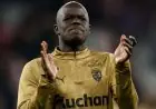 وكيل غاضب يرسل شخصين لتعقب مالانغ سار لاعب نادي نيوم