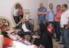 محافظ بورسعيد يزور أسرة للاطمئنان على الأبناء وتلبية احتياجاتهم