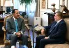 رئيس الوزراء يجتمع مع محافظ البنك المركزي لتعزيز التعاون الاقتصادي