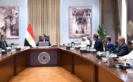 رئيس الوزراء يجتمع مع مسئولي إمارة الفجيرة لمتابعة تنفيذ المشروع وتحقيق التقدم المطلوب