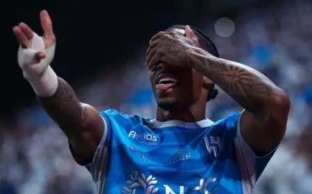 الهلال ينتصر على الأهلي بثلاثية وواتكينز يسجل أول أهدافه في المباراة