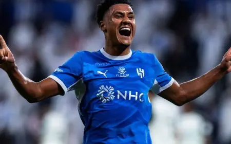 واتكينز يشيد بجمهور الهلال بعد تسجيله هدفاً في مرمى الأهلي: جمهور استثنائي