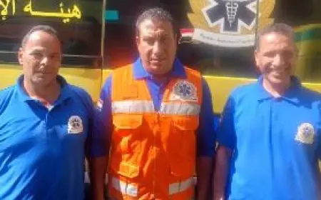 طفل شجاع ينقذ والده من سكتة دماغية على الطريق الصحراوي ويتواصل مع الإسعاف بسرعة
