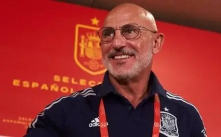 مدرب إسبانيا يتابع نجم برشلونة لضمّه إلى المنتخب الأول