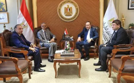 وزير التعليم العالي يعزز فرص التعليم بمنح دراسية للطلاب الأكثر استحقاقًا في العالم العربي