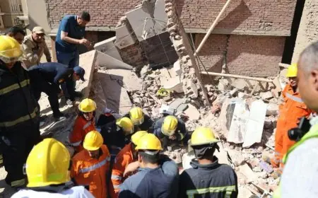 انهيار مبنى 4 طوابق بالمنيا وإنقاذ طبيبة من تحت الأنقاض
