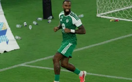 الأهلي يتألق ويستعيد توازنه بفوزٍ كاسح على الرياض في دوري روشن