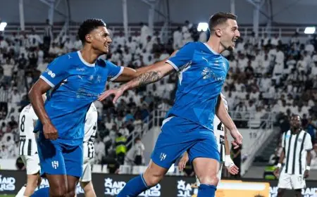 سافيتش يتألق كالأفضل وواتكينز يواجه الانتقادات في مباراة الهلال والشباب