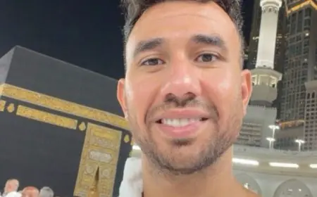تريزيجيه يؤدي مناسك العمرة بعد غيابه عن مباراة الأهلي والرياض