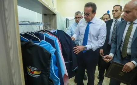 وزير الصحة يقوم بجولة تفقدية في مخازن التموين الطبي لضمان جاهزية المخزون الاستراتيجي من المستلزمات الطبية