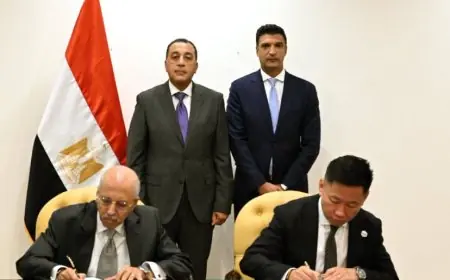 رئيس الوزراء يحضر توقيع عقد إنشاء مصنع لإنتاج كافة أنواع البطاريات الكهربائية