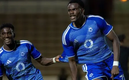قاهر الهلال نيوم يواصل تألقه المذهل رغم طرد المدرب