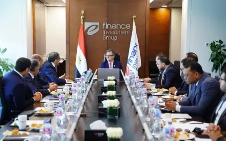 وزير التخطيط يزور إي فاينانس ويشيد بمساهمة بنك الاستثمار القومي كنموذج رائد للاستثمار التنموي