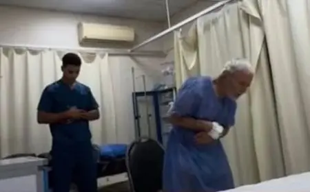 ممرض يساعد مسنا في الصلاة بمستشفى في حلوان ويشدد على حقه في العبادة