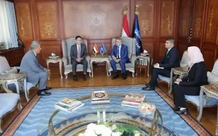 الفريق أسامة ربيع يؤكد استمرار قناة السويس في أداء دورها بالرغم من التحديات الراهنة