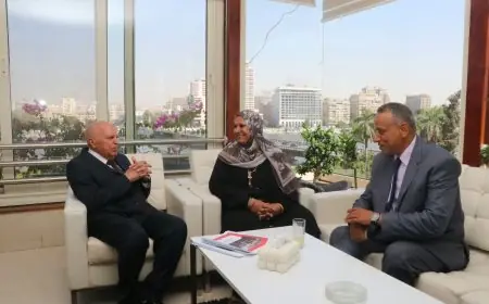 نقيب المعلمين يكرّم مديري مدارس القليوبية برحلات عمرة تأكيداً للدعم المستمر