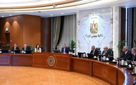 رئيس الوزراء يواصل بحث مشروع قانون لتنظيم السوق العقارية بشمولية