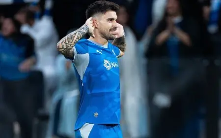 الهلال يتفوق على الغرافة في مباراة مثيرة تشهد طردين و3 أهداف بدوري أبطال آسيا