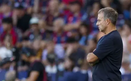 هانزي فليك على أعتاب تحطيم رقم قياسي مع برشلونة في مواجهة راسينغ