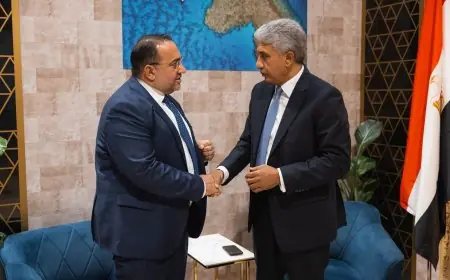 لقاء بين وزير السياحة ونظيره القبرصي لتعزيز التعاون السياحي المشترك