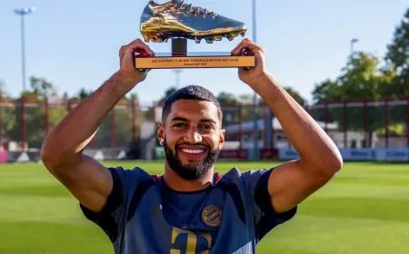 المغربي صيباري يتألق ويحصد جائزة أفضل لاعب في الدوري الهولندي رغم توقيعه مع بايرن ميونخ