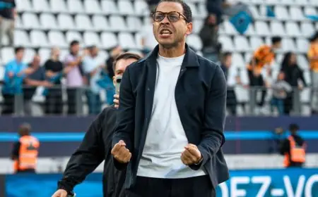 المدرب روسينيور يشعل أزمة نارية في الدوري الفرنسي بعد استفزازه لفريقه السابق
