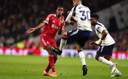 إيزاك يتصدر هجوم ليفربول ضد بورنموث في منافسات الدوري الإنجليزي