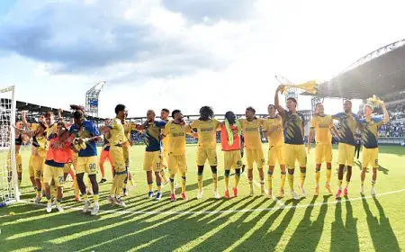 فروزينوني يتألق بثنائية ويفوز على كومو في الدوري الإيطالي تحت أعين عمر فايد
