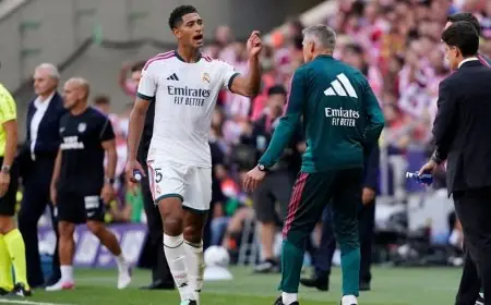 قناة ريال مدريد تهاجم الحكم وتتهمه بمحاباة لاعبي برشلونة وتدعو لمغادرة الليغا
