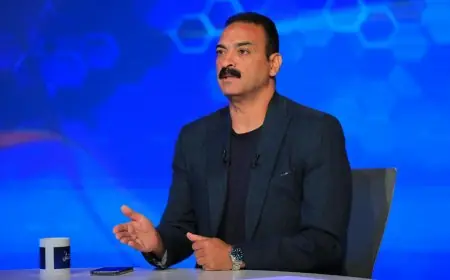 عمرو الحديدي يستبعد رحيل الحسين عموتة عن تدريب الأهلي حتى مع الخسارة أمام الزمالك