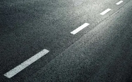 الحكومة تبدأ إزالة الأسفلت التالف بطريق إيتاي البارود والتحضير لأعمال الرصف الجديدة