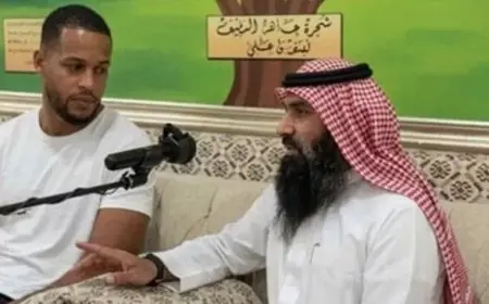 رئيس نيجيريا السابق يعلن إسلامه