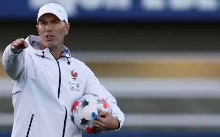 تأجج مشاعر زيدان في أول مواجهة له مع منتخب فرنسا