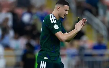 والد عبد الله الحمدان يندد بتصفية الحسابات ضد مهاجم المنتخب السعودي
