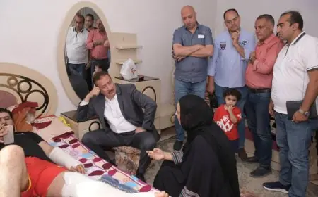 محافظ بورسعيد يزور أسرة للاطمئنان على الأبناء وتلبية احتياجاتهم