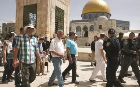الرئاسة الفلسطينية تحذر: المساس بالمقدسات خط أحمر ومحاولات تقسيم الأقصى تفتح أبواب الحرب الدينية
