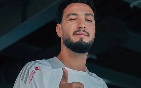 رد بن سبعيني بإيماءة ساخرة على مغادرته معسكر منتخب الجزائر