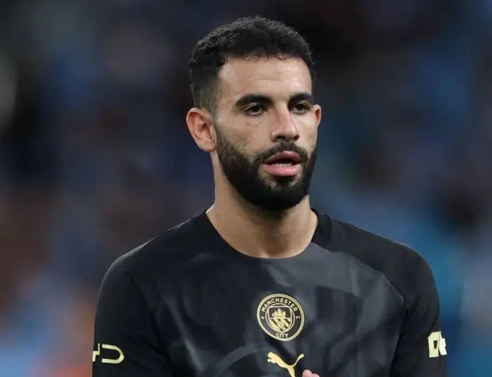مانشستر سيتي يوقف انتقال آيت نوري إلى مانشستر يونايتد بسبب شروطه